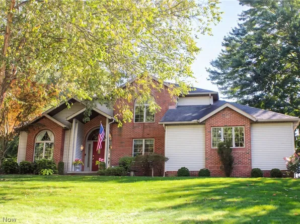 1938 Fairway Dr, Uniontown, OH 44685