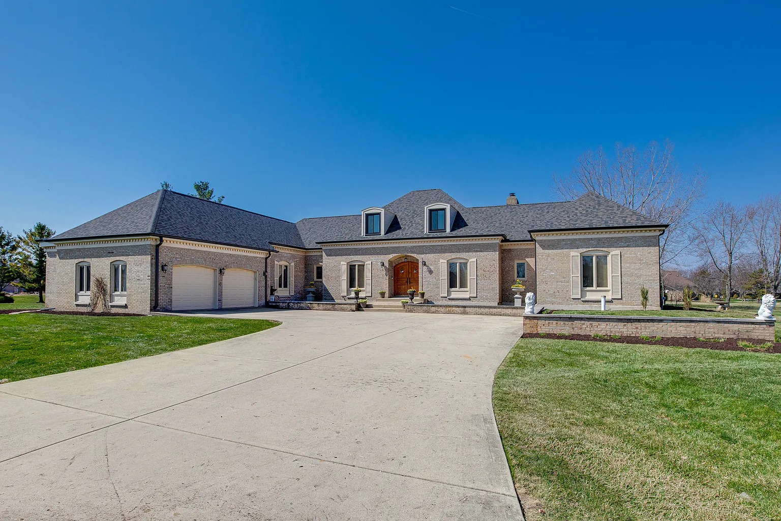 4N630 Eaton Way photo 1