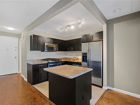 5th image of 1155 Warburton Ave APT 2Y