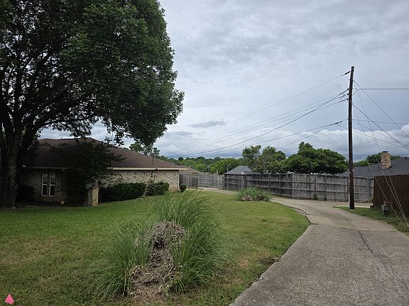 5th image of 706 Athenia Way