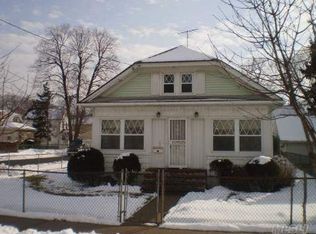 160 E Roosevelt Ave, Roosevelt, NY
