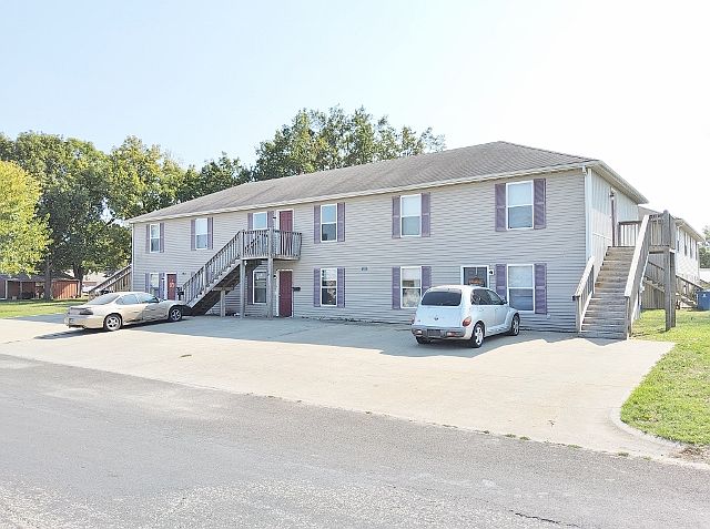 1st image of 100 E Otway St #2B-1BA-825SQFT