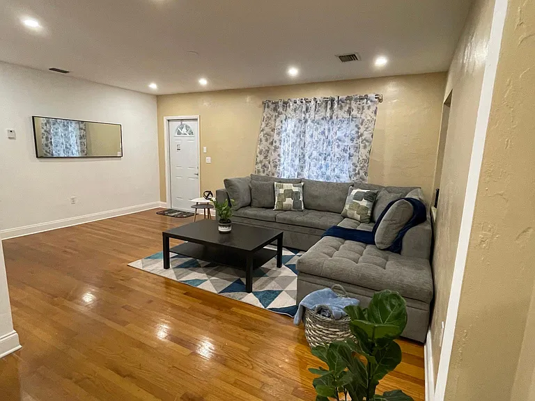 155 SW 33rd Ave — Photo 20
