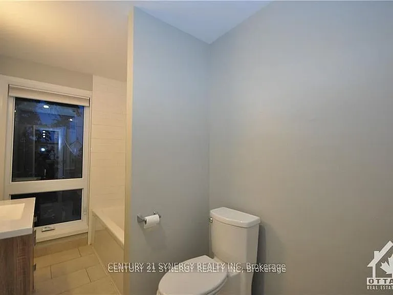 571 McLeod St #2 — Photo 18
