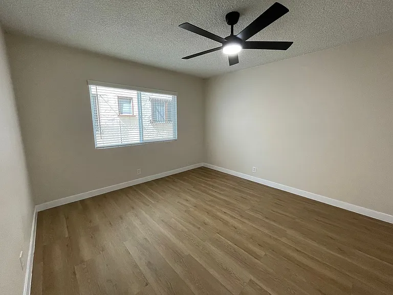 1141 Molino Ave — Photo 29