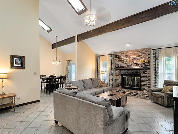 2nd image of 404 S Buckskin Way