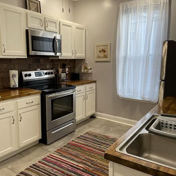877 Heyl Ave — Photo 11