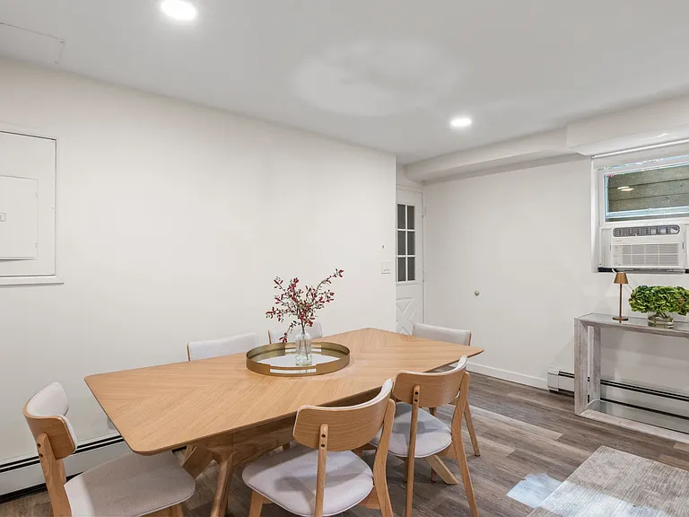 2421 Noyac Rd — Photo 33