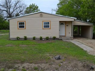 504 S 4th St, Grandview, TX 76050