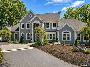 4 Deer Trl, Kinnelon, NJ 07405