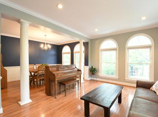 4198 Lord Culpeper Ln, Fairfax, VA 22030