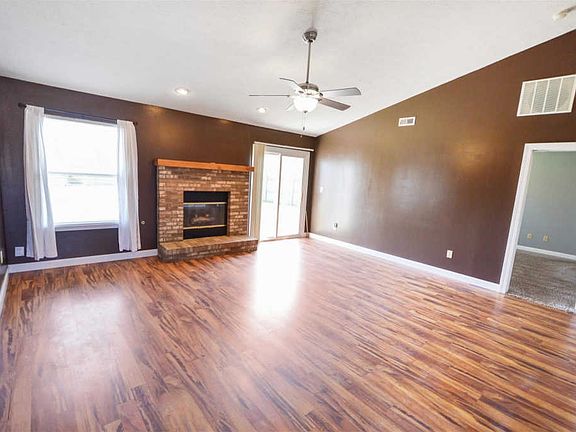 4th image of 4133 Braxton Dr E