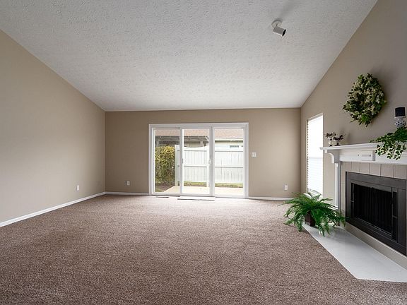 4th image of 1803 Twin Oaks Ln