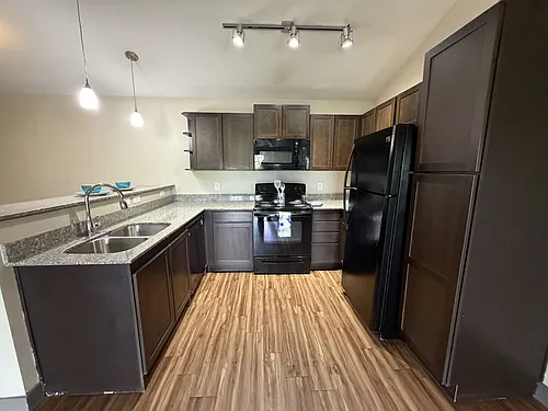Floor plan B2-968sqft
