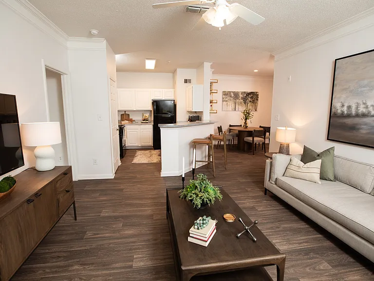 Lakeside Villas — Photo 6