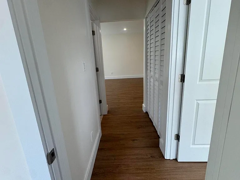 725 NE 160th Ter — Photo 31
