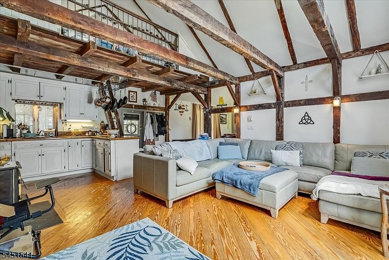 2nd image of 91 Academy St
