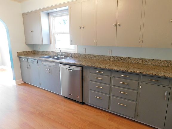 Huge granite countertops
