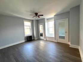 5131 N 11th St, Philadelphia, PA