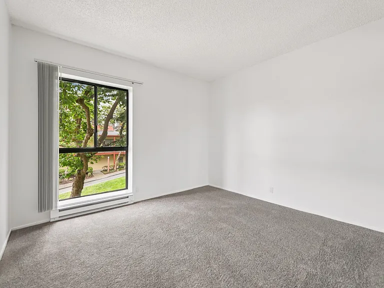Lakewood Apartments At Lake Merced — Photo 19
