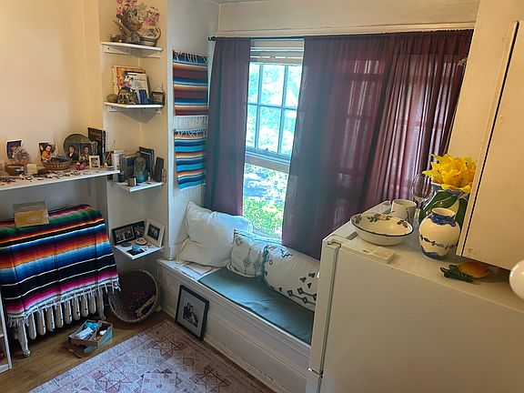 5th image of 293 Oxford St #3A