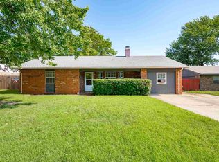 217 E Maple Ave, Perry, OK 73077