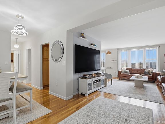 2nd image of 333 Bronx River Road #616