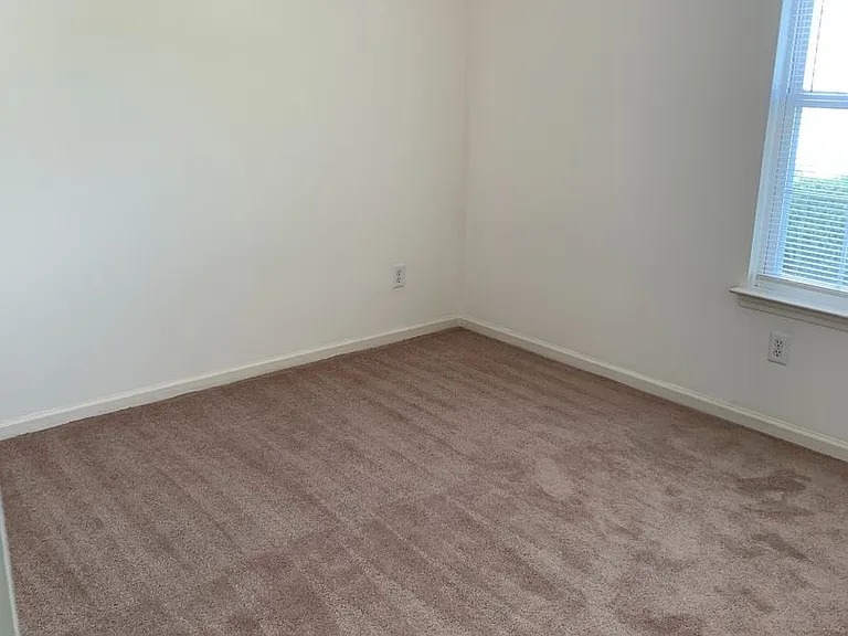 144 Springwood Ln — Photo 14