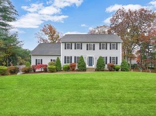 4 Pioneer Dr, Palmer, MA 01069