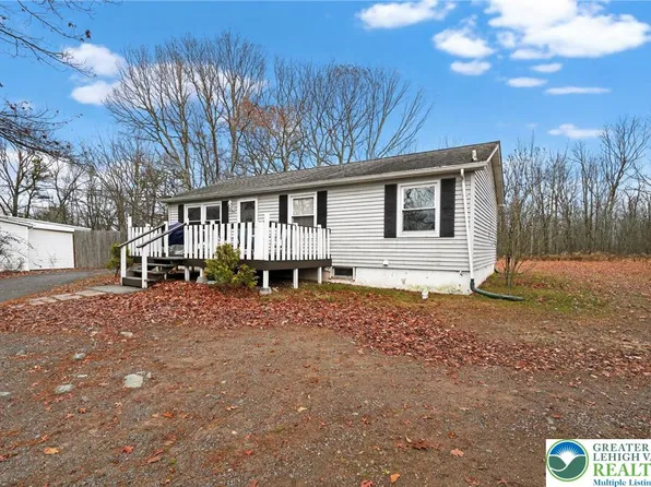 248 Well Rd, Greeley, PA 18425