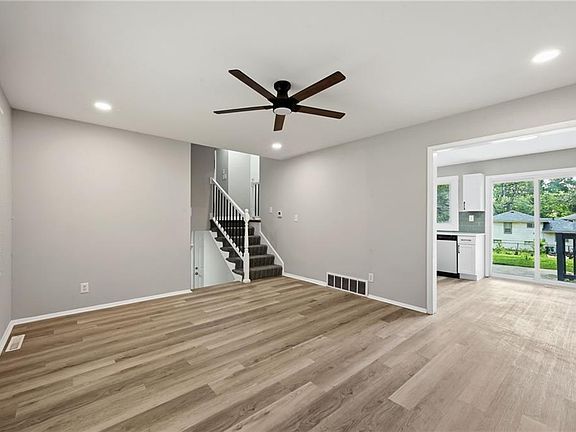 4th image of 8107 E 91st Ter