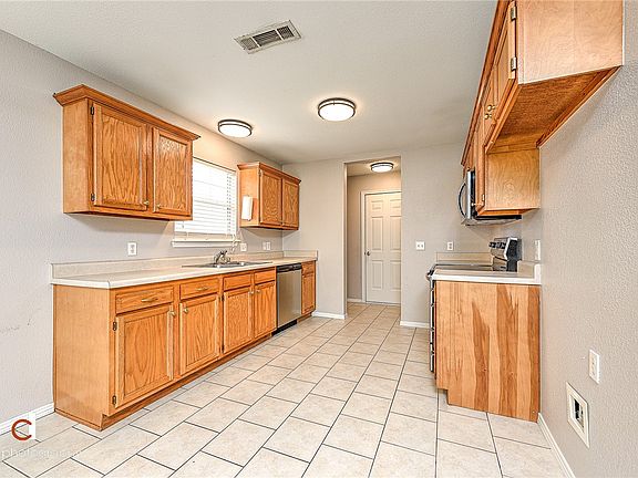 4th image of 1164 Emily Dr