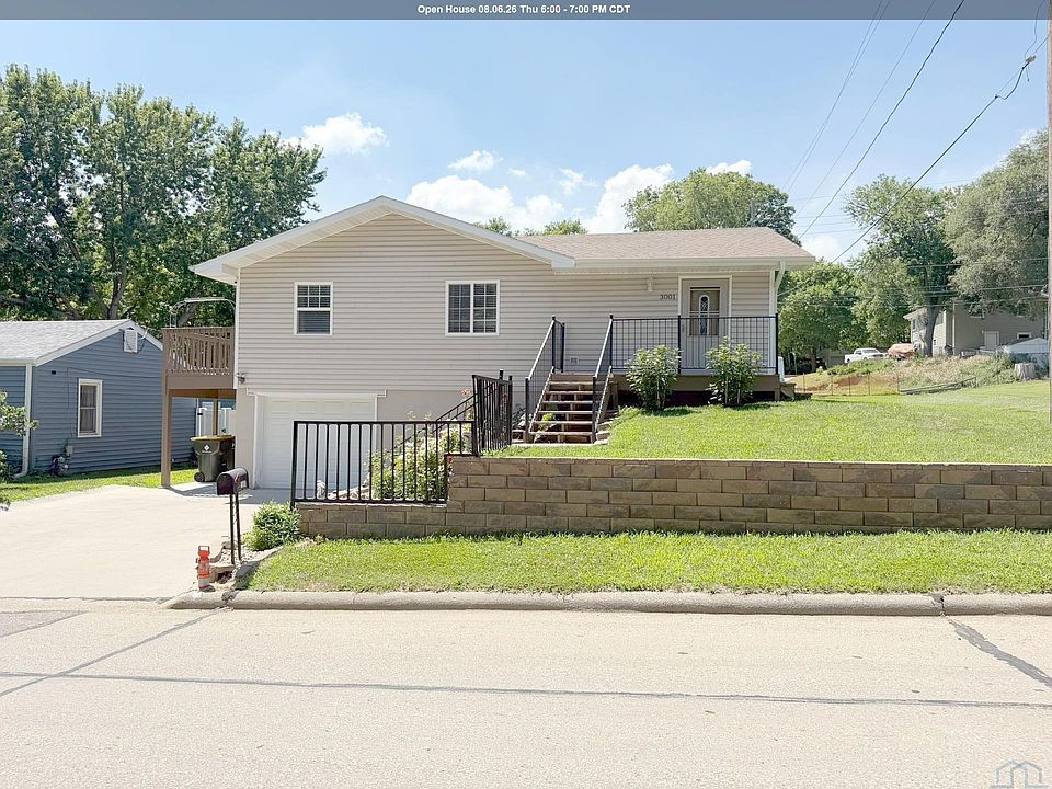 1st image of 3001 S Martha St
