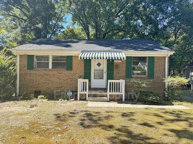 2 bed, 1.0 bath, 890 sqft, $1,250 — Photo 1