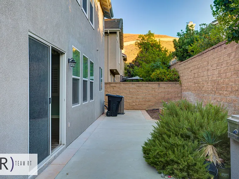 15984 Paul Ct — Photo 37