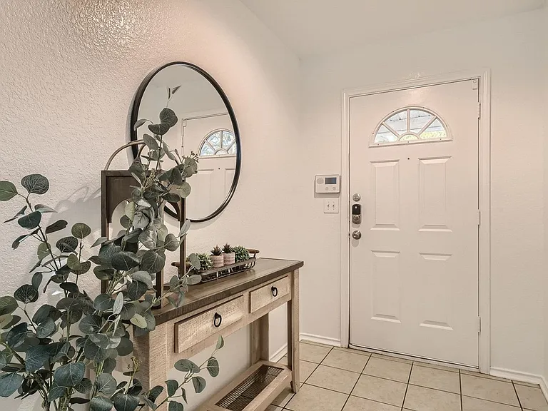 7012 Encanto Trl — Photo 4