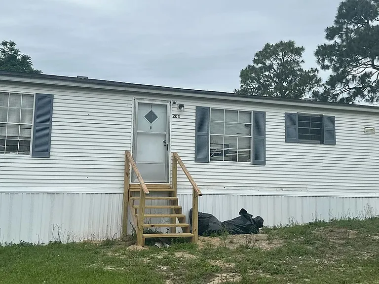 203 Wadley Dr — Photo 1