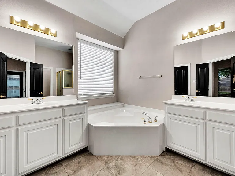 6008 Rock Ridge Dr — Photo 6