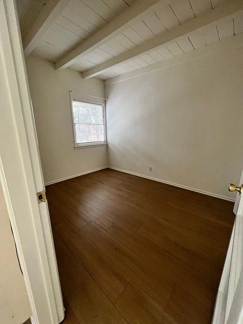 10TH — Photo 2