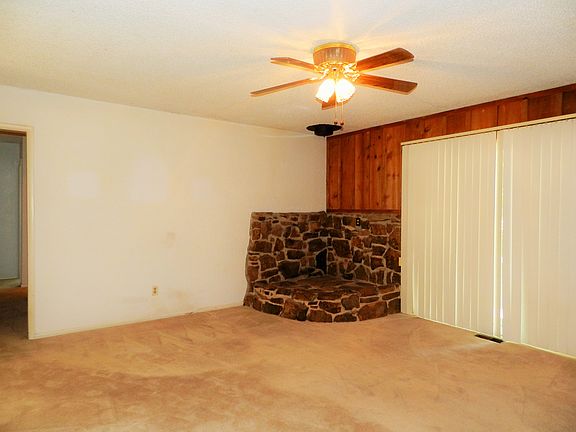 5th image of 502 Oak Creek Dr