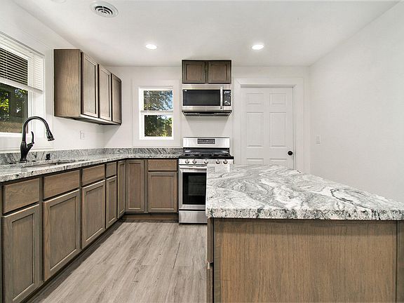 2nd image of 1768 Roberts Ave