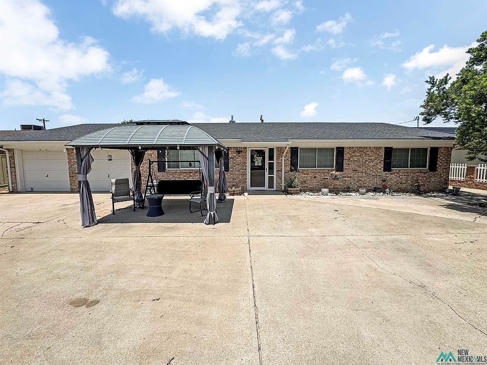 1st image of 2520 W Lakeview Dr