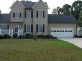 5508 Winding Oak Dr, Hickory, NC 28602