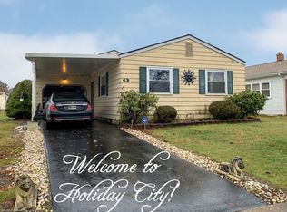 35 Rodhos St, Toms River, NJ