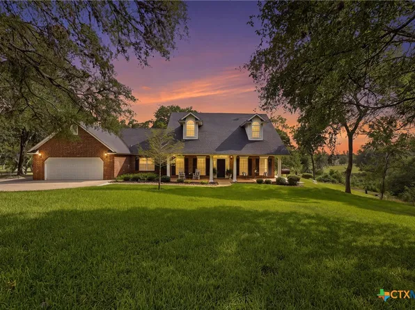1196 Loch Ln, Seguin, TX 78155