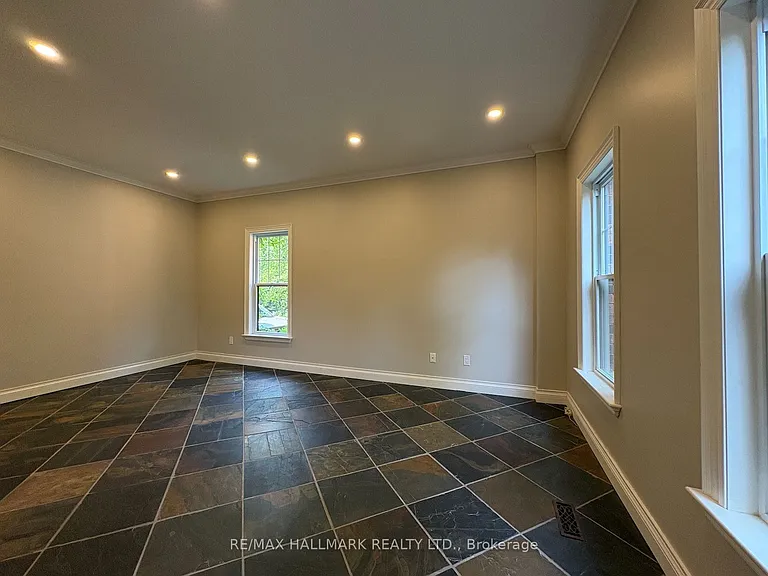 34 Theobalds Cir — Photo 3
