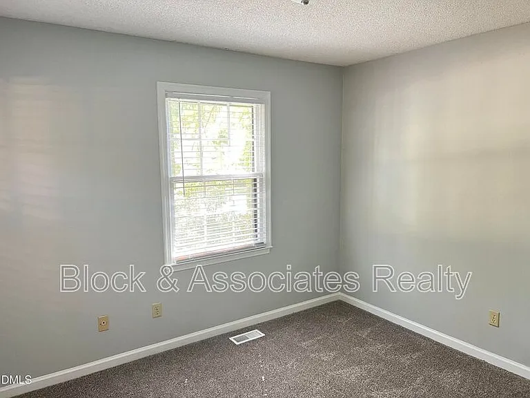 200 Lake Pine Dr — Photo 12