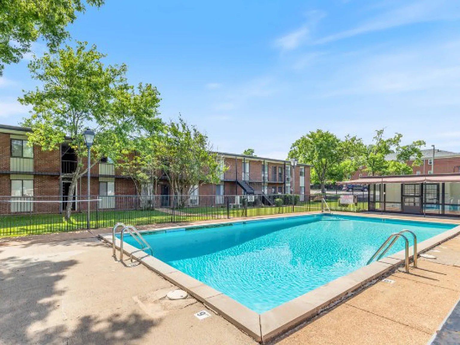 1 bed, 600 sqft, $1,200 — Photo 3