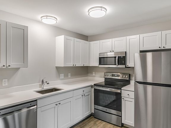 5th image of 835 W Lake St Unit 15
