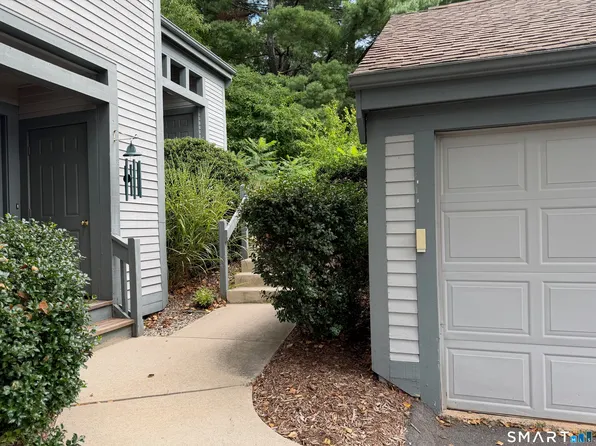 4 Sweetbriar Lane #4, Avon, CT 06001